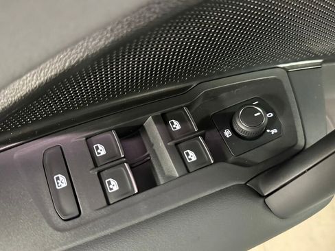 Certified 2025 Volkswagen Tiguan SE R-Line AWD/4WD image 22