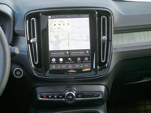 New 2026 Volvo XC40 B5 Ultra w/ Protection Package Premier image 27