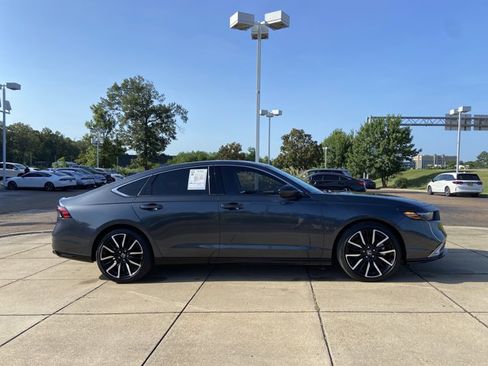 Used 2024 Honda Accord Touring image 13