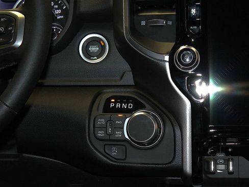 New 2026 RAM 1500 4x4 Crew Cab image 14
