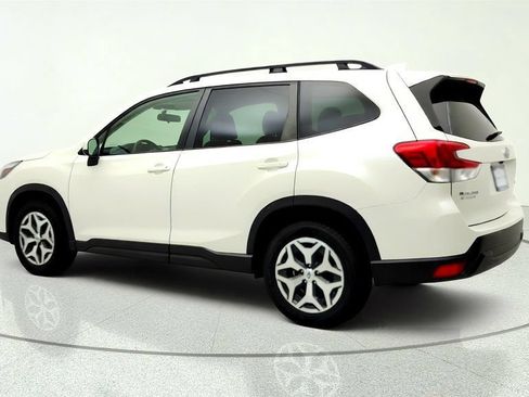 Used 2022 Subaru Forester Premium AWD/4WD image 7