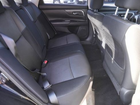 Used 2018 Nissan Altima 2.5 SR w/ Interior Lighting Package image 15