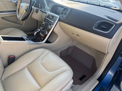 Used 2015 Volvo V60 T5 Platinum FWD image 26