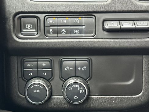 Certified 2023 Chevrolet Suburban Premier image 41