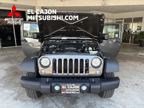 Used 2018 Jeep Wrangler Sport AWD/4WD image 22