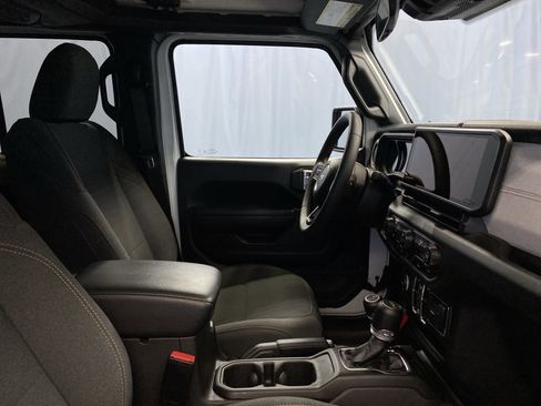 Certified 2024 Jeep Gladiator Sport image 37