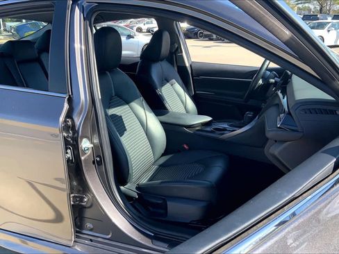 Used 2024 Toyota Camry SE w/ Convenience Package image 9