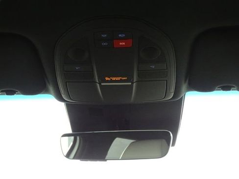 Used 2024 Genesis G70 2.5T image 29