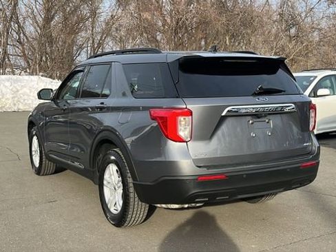 Used 2022 Ford Explorer XLT image 4