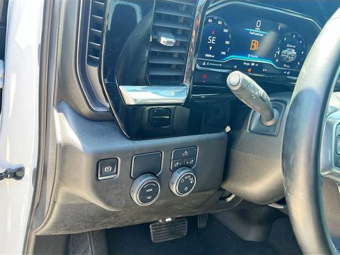 Used 2025 Chevrolet Silverado 1500 LT RWD image 10