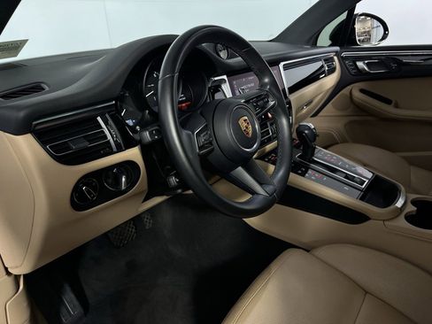 Used 2024 Porsche Macan w/ Premium Plus Package image 21