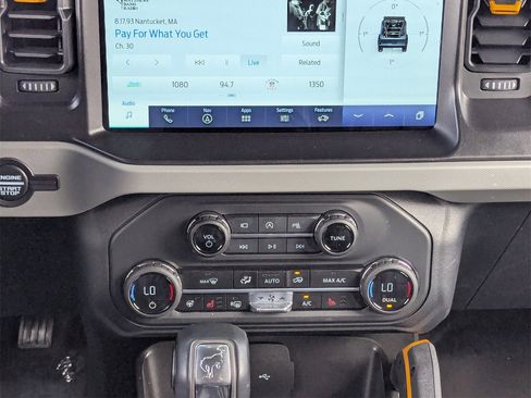 Used 2023 Ford Bronco Badlands image 22