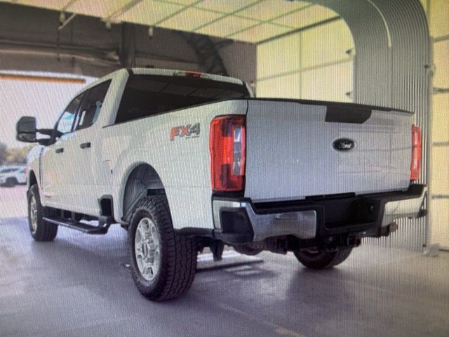 Used 2026 Ford F250 Lariat AWD/4WD image 2