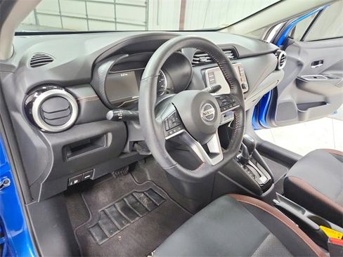 Used 2022 Nissan Versa SR w/ Convenience Package image 18