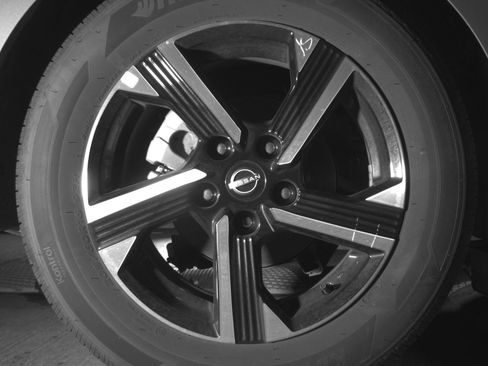 Used 2025 Nissan Sentra SV image 15