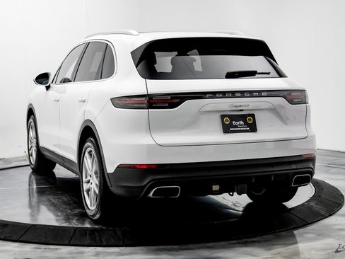 Used 2023 Porsche Cayenne image 9