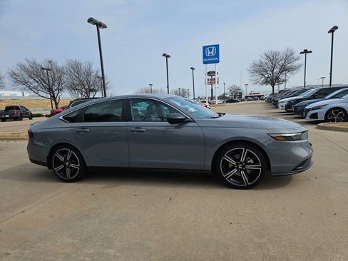 Used 2024 Honda Accord Sport image 4