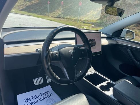 Used 2023 Tesla Model Y Performance image 11