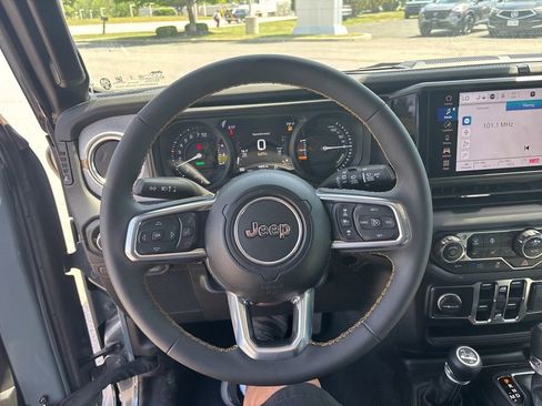 Used 2024 Jeep Wrangler Unlimited Sahara AWD/4WD image 21