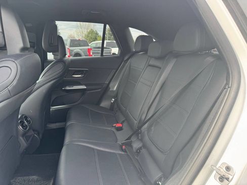 Used 2024 Mercedes-Benz GLC 300 4MATIC image 13