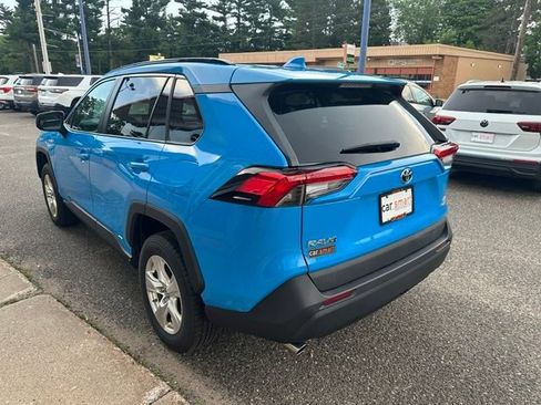 Used 2021 Toyota RAV4 LE AWD/4WD image 5