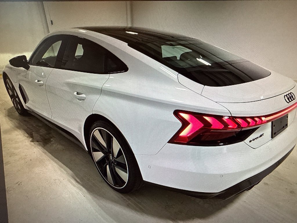 Used 2024 Audi e-tron GT Prestige AWD/4WD image 3