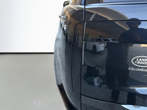 New 2025 Land Rover Range Rover Long Wheelbase SE image 10