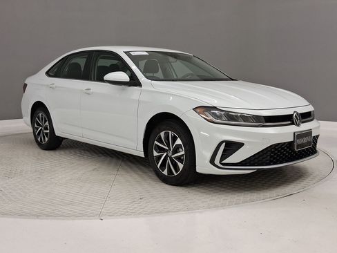 Used 2025 Volkswagen Jetta S FWD image 5