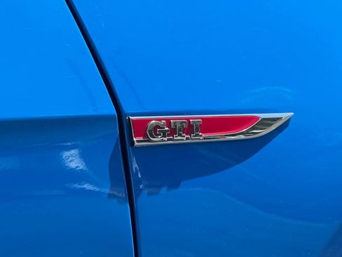 Used 2021 Volkswagen GTI SE image 10