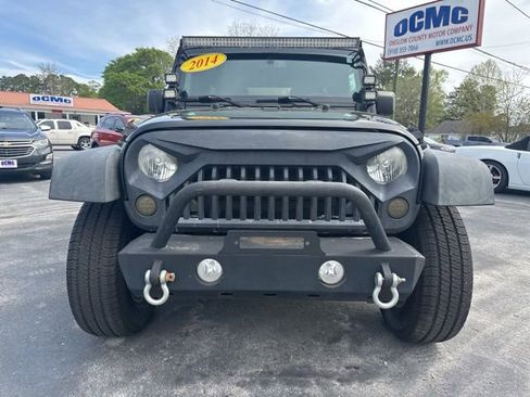 Used 2014 Jeep Wrangler Unlimited Rubicon w/ Connectivity Group image 2