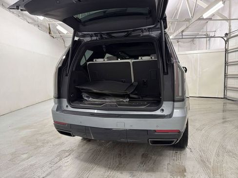 New 2026 Cadillac Escalade Platinum Sport w/ LPO, ONYX Package image 27