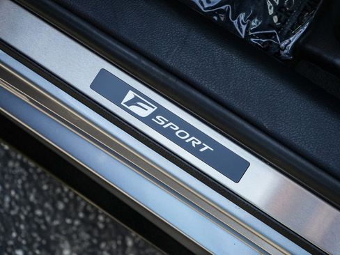 Used 2024 Lexus IS 500 RWD image 23
