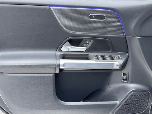 Used 2022 Mercedes-Benz GLB 250 image 39