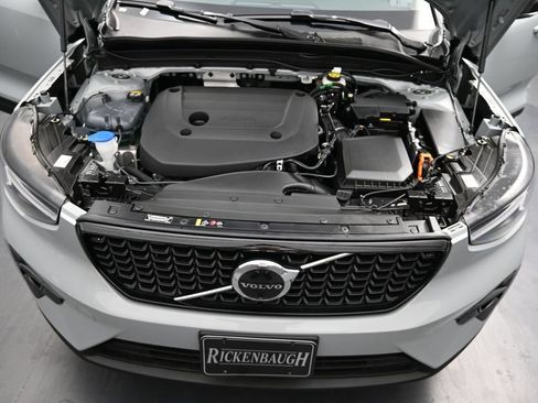 Used 2026 Volvo XC40 B5 Plus AWD/4WD image 21