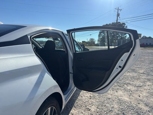 New 2025 Nissan Versa SV w/ Trunk Package image 21