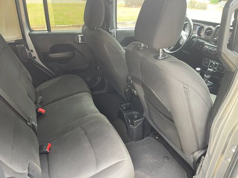 Used 2020 Jeep Wrangler Unlimited Sport S image 13