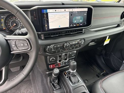 New 2026 Jeep Wrangler Unlimited Rubicon AWD/4WD image 24