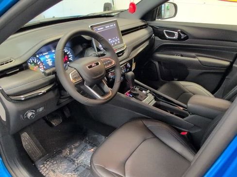 New 2026 Jeep Compass Limited image 11