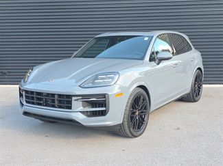 Used 2025 Porsche Cayenne video 1