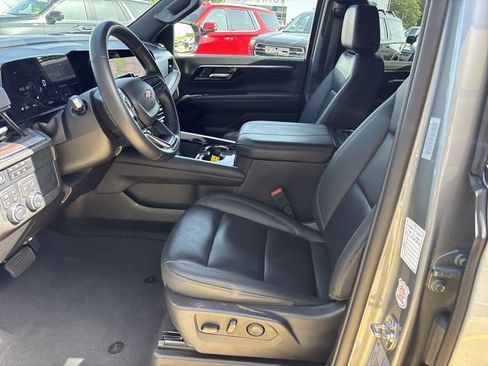 Used 2025 Chevrolet Tahoe LT AWD/4WD image 16