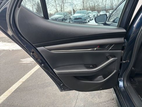 Used 2019 MAZDA MAZDA3 Base image 19