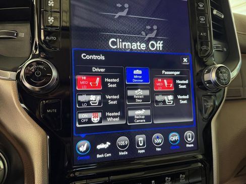 Used 2019 RAM 2500 Laramie AWD/4WD image 30