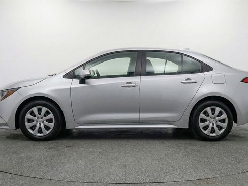 Used 2025 Toyota Corolla LE image 5