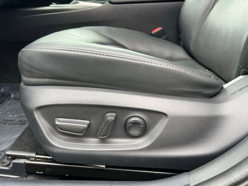 Used 2021 Toyota Camry XLE FWD image 23
