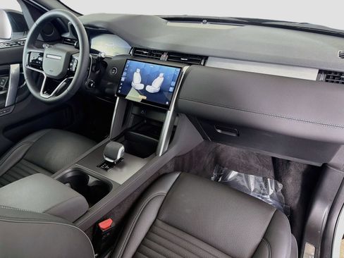 Certified 2025 Land Rover Discovery Sport Dynamic SE AWD/4WD image 35