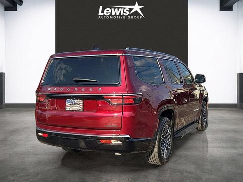 Used 2024 Jeep Wagoneer Series II AWD/4WD image 4