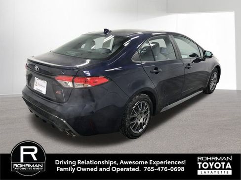 Used 2022 Toyota Corolla SE w/ SE Premium Package image 6