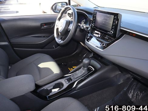 Used 2022 Toyota Corolla LE image 17