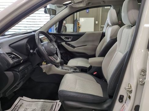 Used 2020 Subaru Forester Premium AWD/4WD image 14