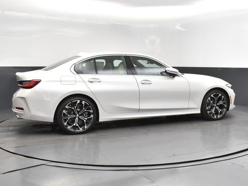 Certified 2025 BMW 330i Sedan w/ Premium Package image 8